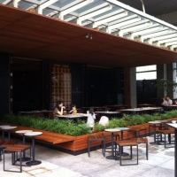 ディストリクト10 UEスクエア店