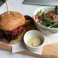 リアルフード・オーチャードセントラル店