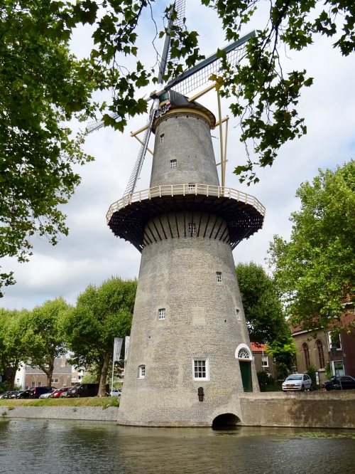 オランダ】蒸留酒「ジン」発祥の地、スキーダムの世界一高い風車