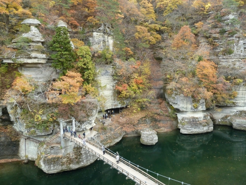 阿賀川沿いに並ぶ奇岩 奇勝 南会津 下郷町にある塔のへつりを見に行こう