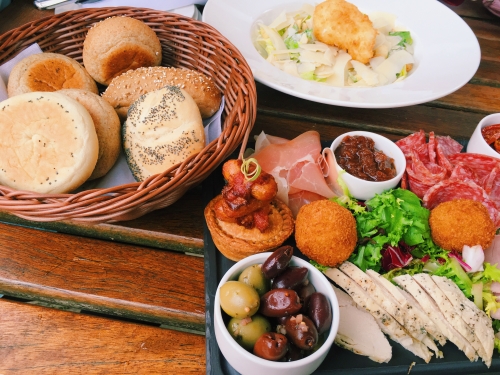 おとぎ話のように美しい イギリス コッツウォルズにある4つの小さな村たち