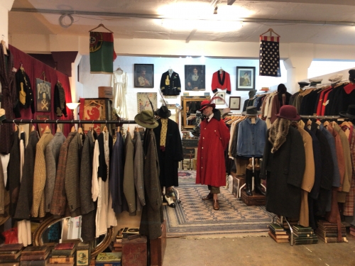 イギリス　ロンドン古着屋さん　ナポレオンジャケット　ヴィンテージ　軍服 古着好き必見】ロンドンで絶対訪れたいおすすめヴィンテージ