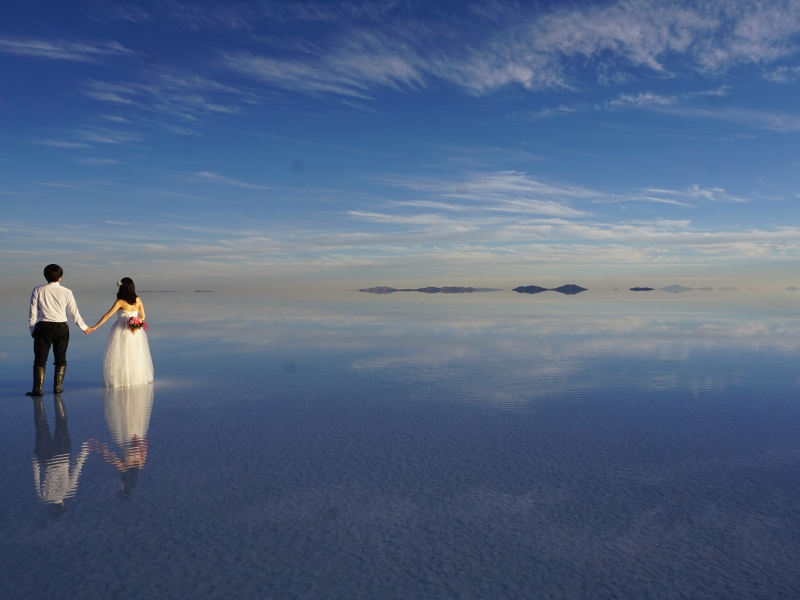 【ウユニ塩湖】トリック写真・ウェディングフォトに必須の小道具