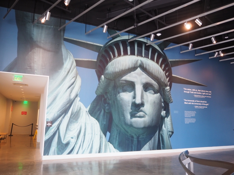 自由の女神 リメカン そのまま飾れる(^O^) フラワー・リース 