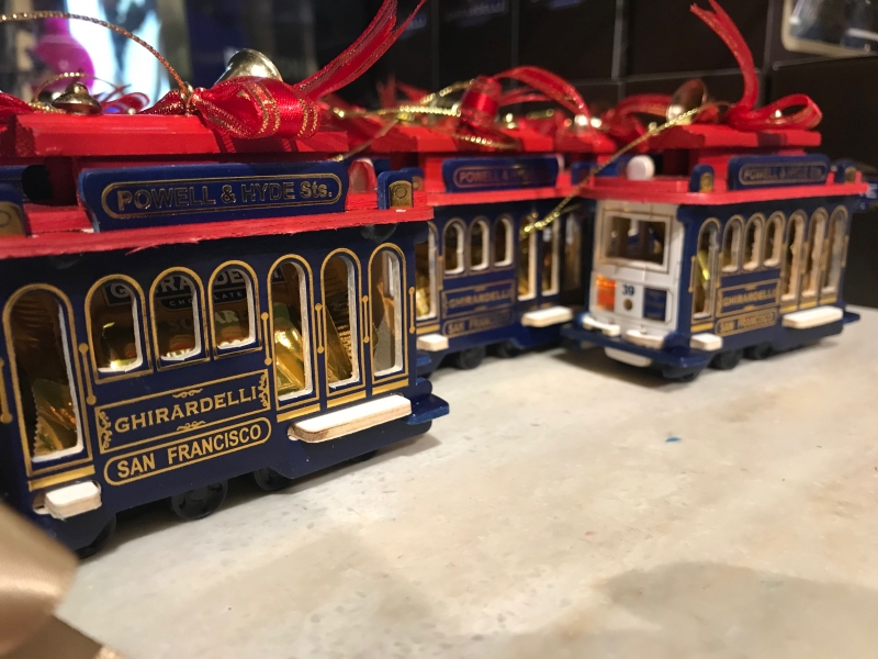 GHIRARDELLI ギラデリ サンフランシスコ　チョコレートトラック　USA KIKI🐱🐶ききまる | ギラデリスクエアで爆買い