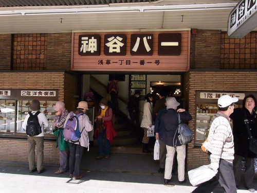 東京 浅草名物の老舗洋食レストラン 神谷バー2f レストランカミヤ