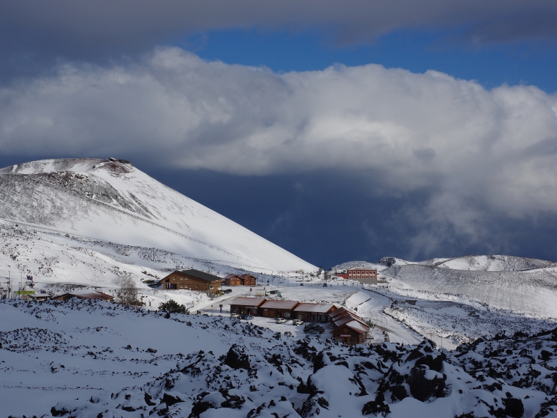 イタリア・シチリア島の世界遺産【エトナ山】カターニアからバスで