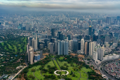 フィリピンの国旗 首都 面積 人口 国歌を解説