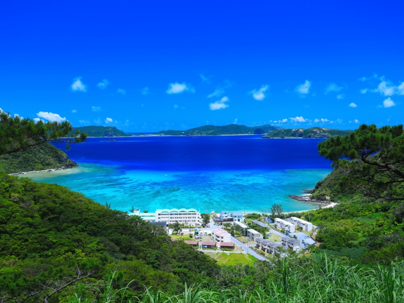 美しすぎる「ケラマブルー」の海！世界が惚れる”慶良間諸島”を徹底ガイド