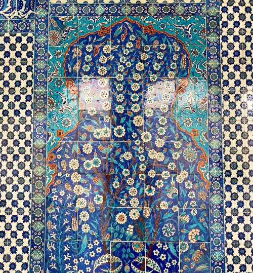 イスタンブール オスマン帝国大宰相のモスク リュステム パシャ モスク