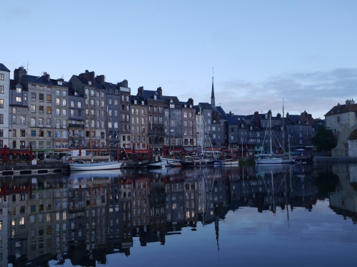 ノルマンディーの可愛い港町オンフルール フランス