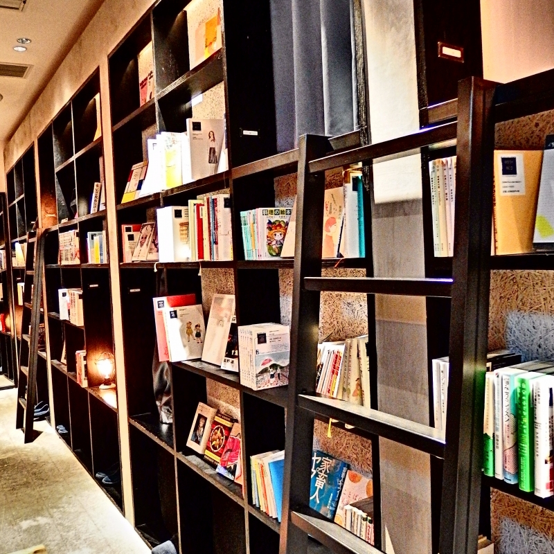 本に囲まれて眠ろう Book And Bed Tokyo 福岡店