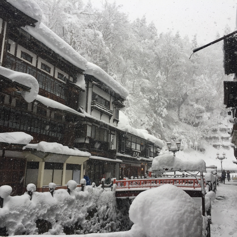 冬景色を楽しむ温泉街といったらここ 山形 銀山温泉と旅館 永澤平八 を満喫しよう