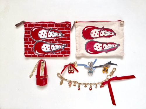 横浜 Felicia で幸せへ導く 靴 モチーフグッズを探そう