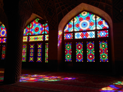 一度は見てみたい！世界の美しいステンドグラス3選