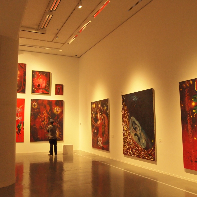 神戸市 横尾忠則現代美術館は摩訶不思議なアート空間 カフェも楽しい