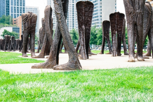 シカゴ 街中の公園で寛いで はしゃいで 驚いて