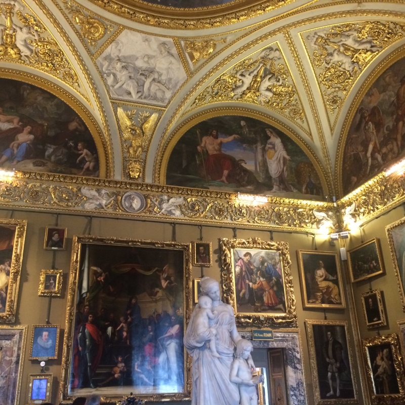 フィレンツェ 豪華絢爛 ピッティ宮殿とボーボリ庭園