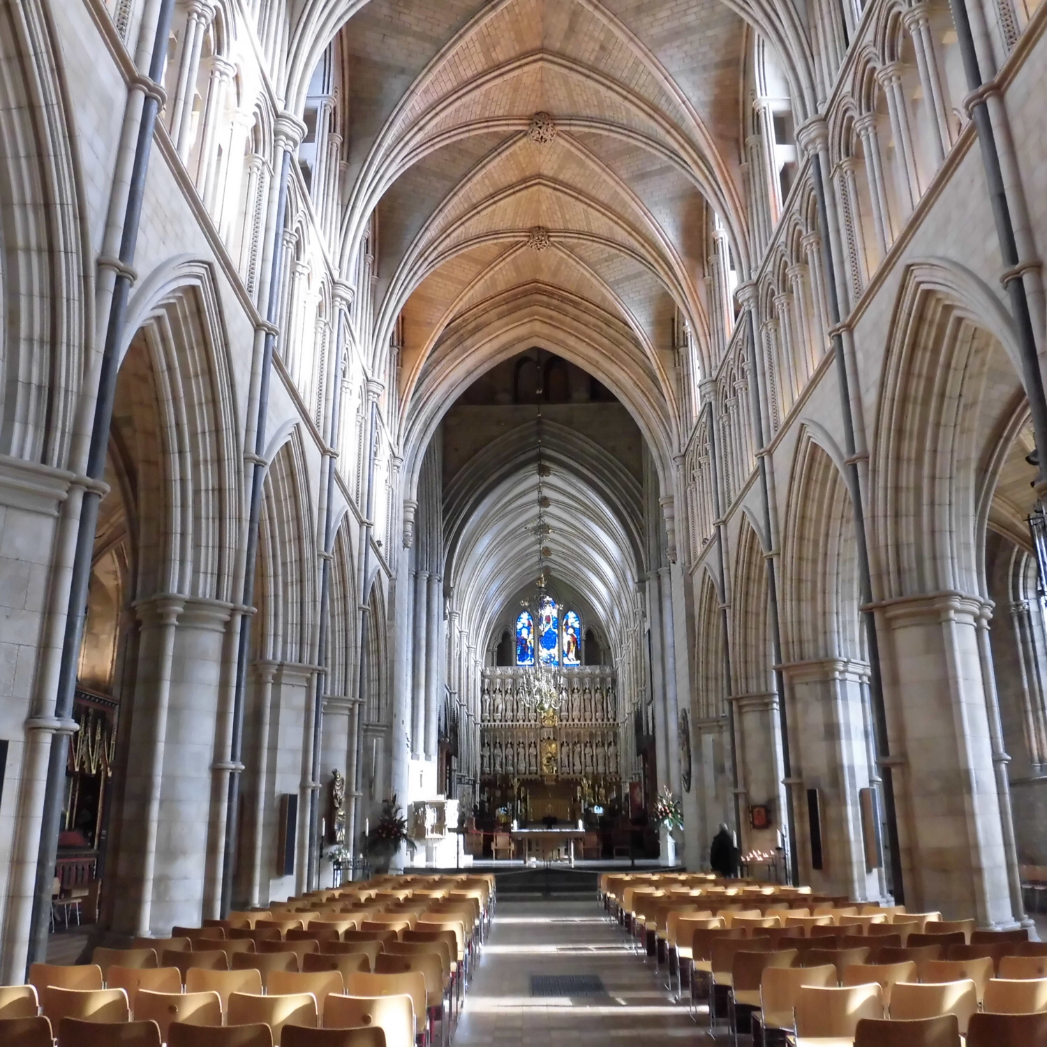 サザーク大聖堂の写真（ロンドン サザーク大聖堂イタリアの大聖堂を見慣れた目には無...） ｜ トリップノート