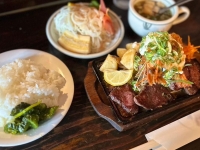 小さな厨房 朝霧店