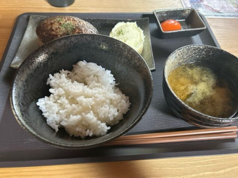 コンナトコロニハンバーグ