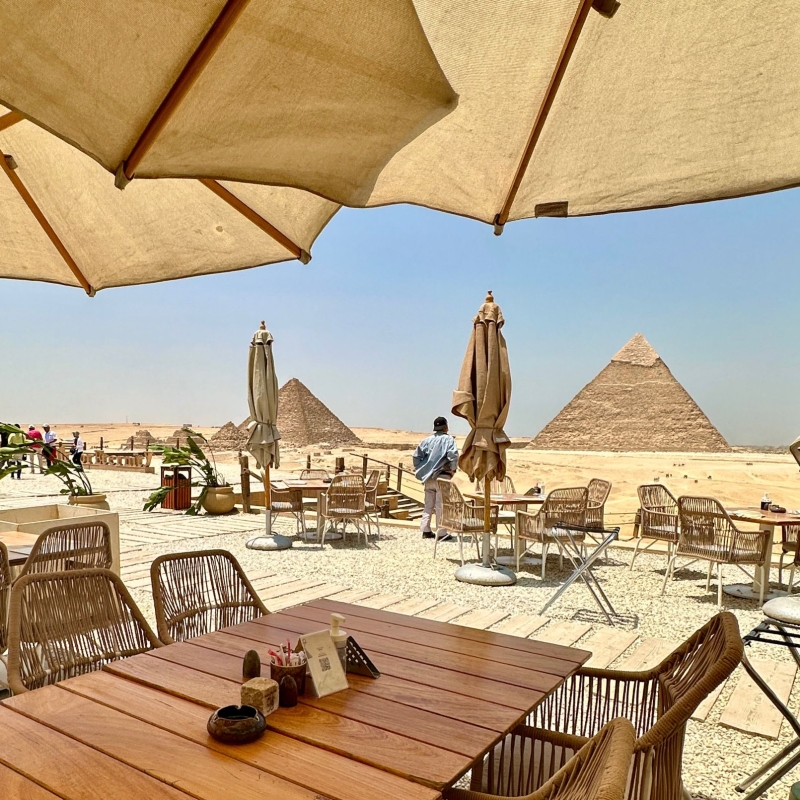 ナイン ピラミッド ラウンジ