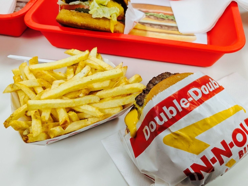 IN-N-OUT BUGER 3102 Sports Arena Blvd.