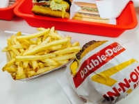 IN-N-OUT BUGER 3102 Sports Arena Blvd.